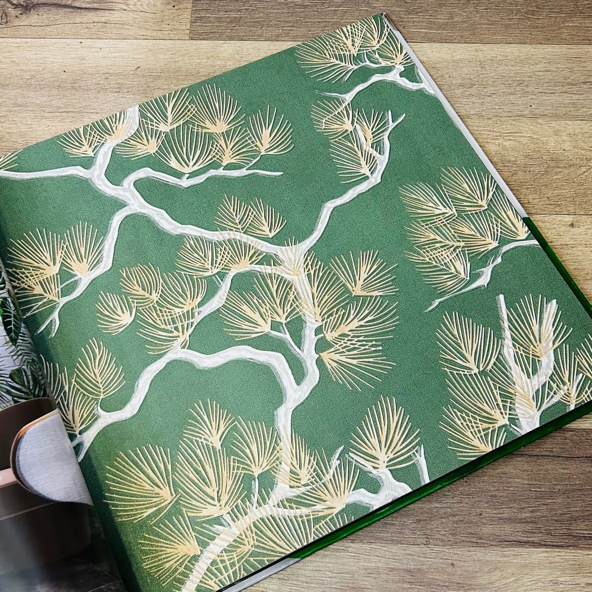 JUNGLE TREE